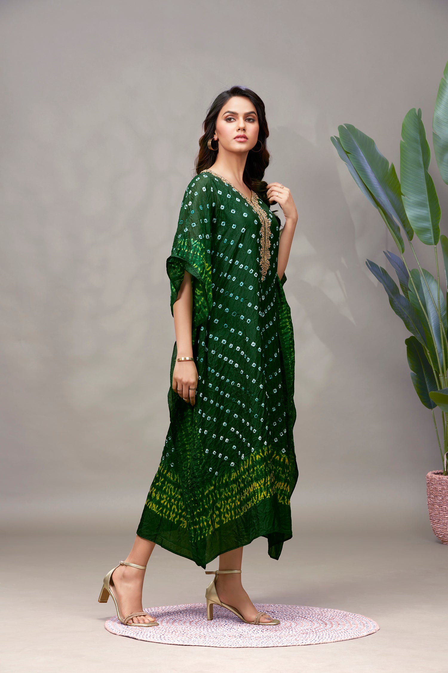 Bandhani Kaftan In Bottle Green Color image 3