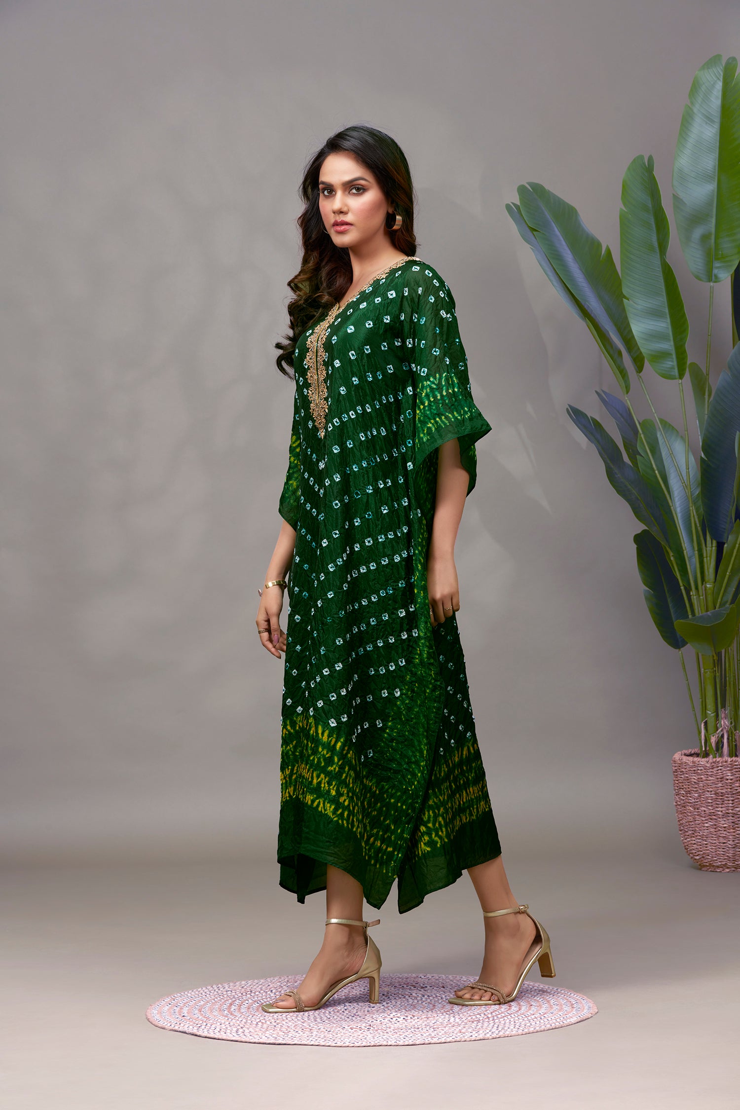 Bandhani Kaftan In Bottle Green Color image 4