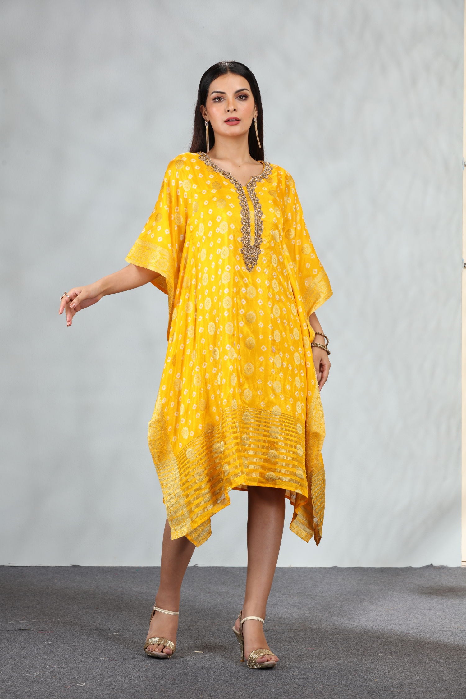Bandhani Silk Kaftan image 3