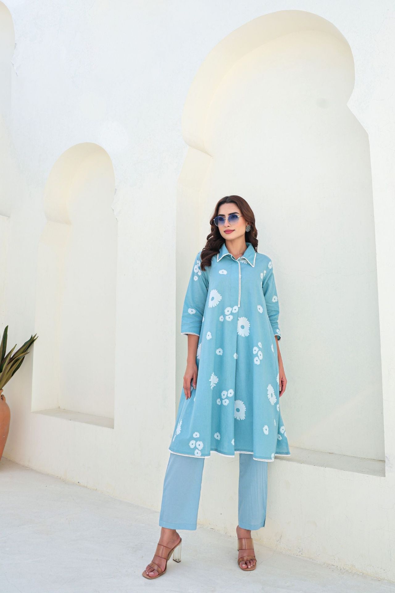 Chic Collar & Petal Print Blue Cord Set