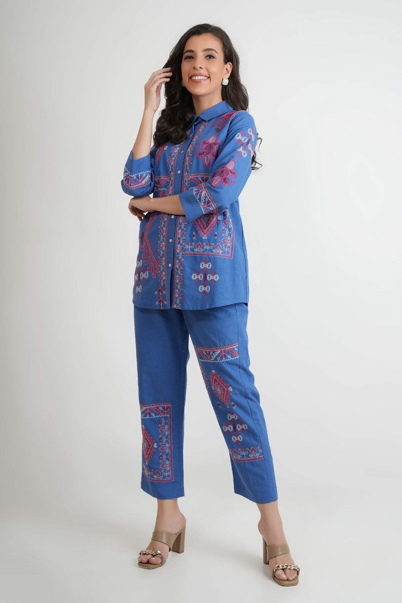 Embroidered Bloom Full Neck Cord Set