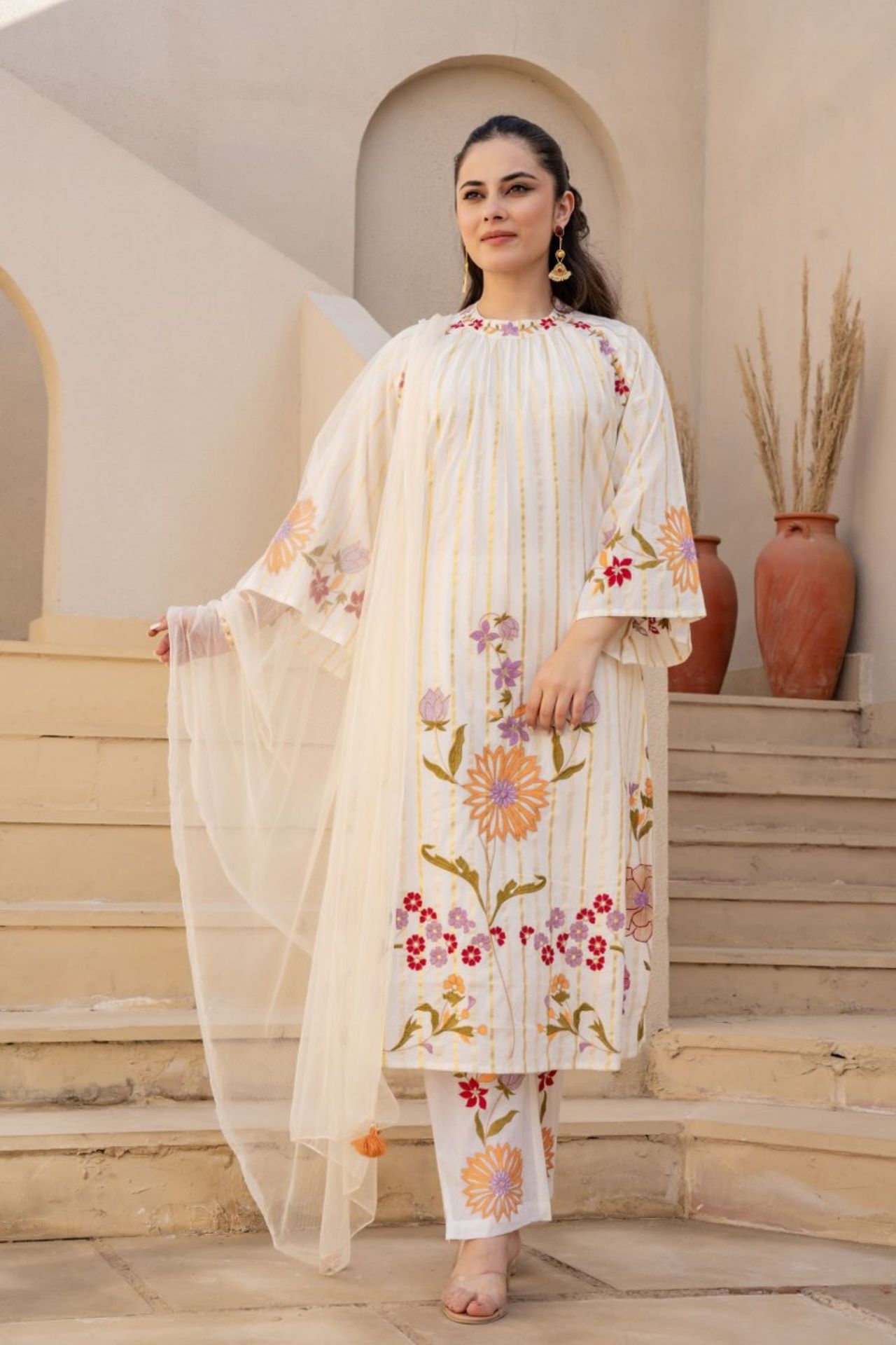 Elegant Off-white Embroidered Three Pcs With Dupatta