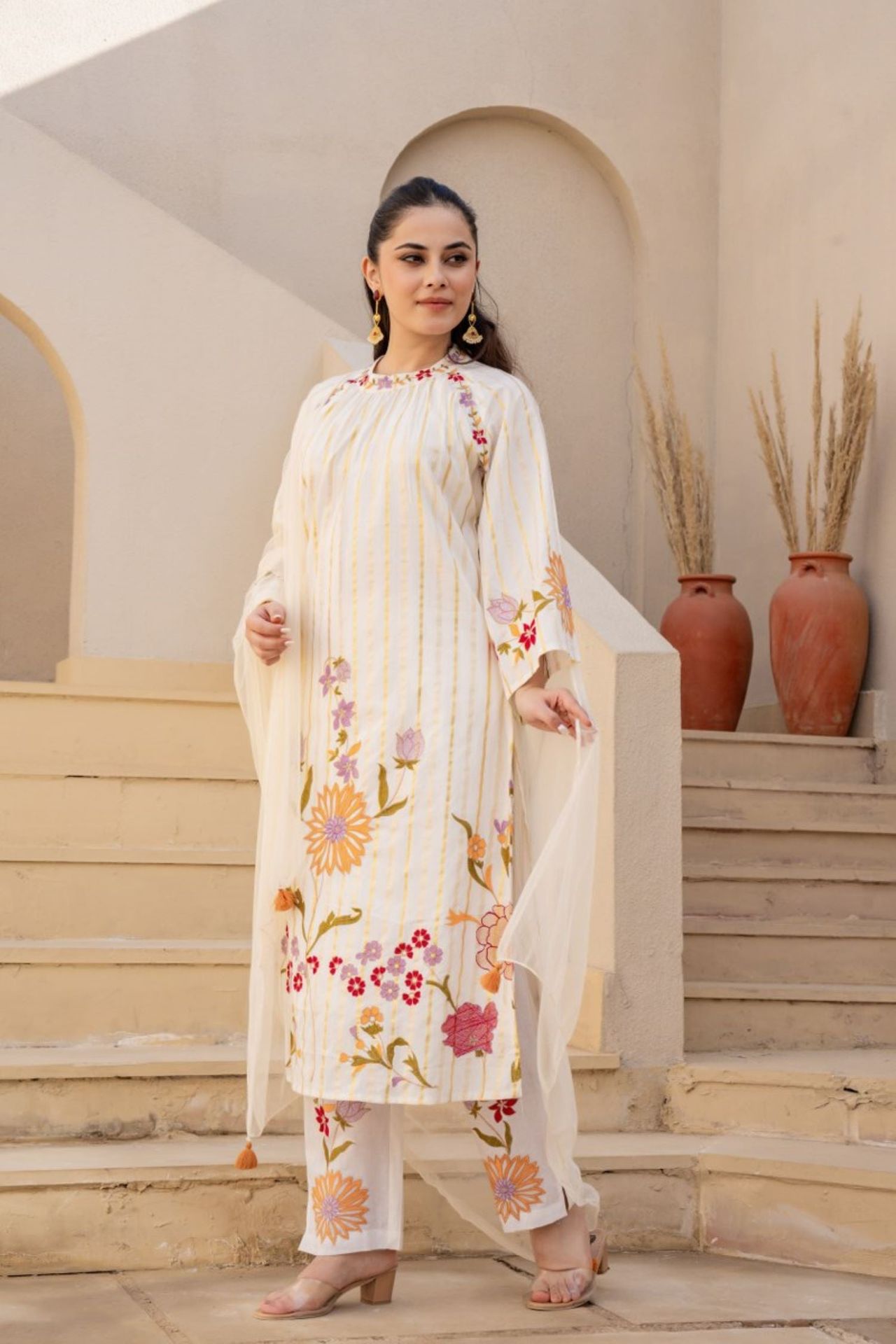 Elegant Off-white Embroidered Three Pcs With Dupatta image 2
