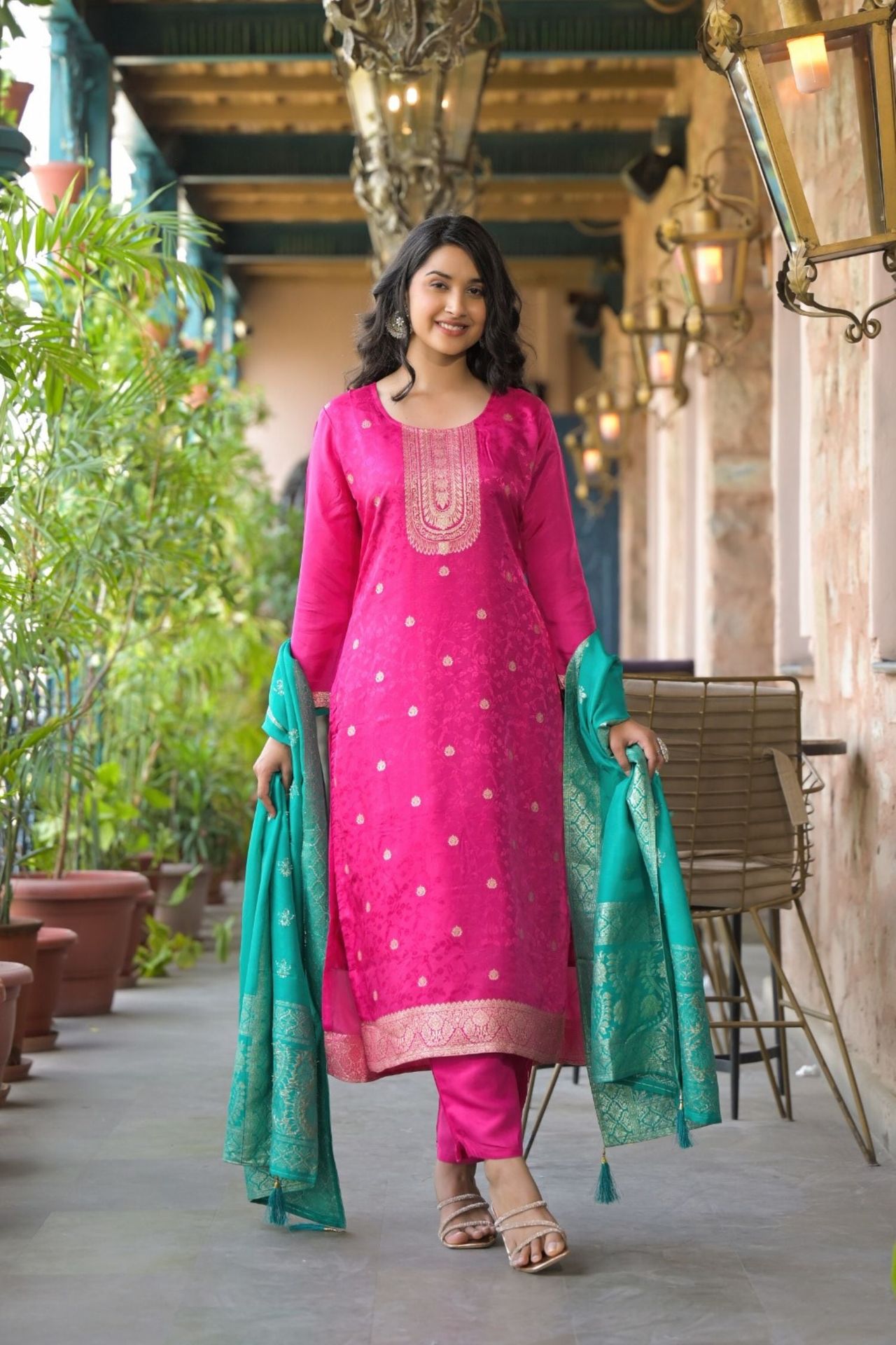 Rani Straight Kurta Set With Green Dupatta image 4