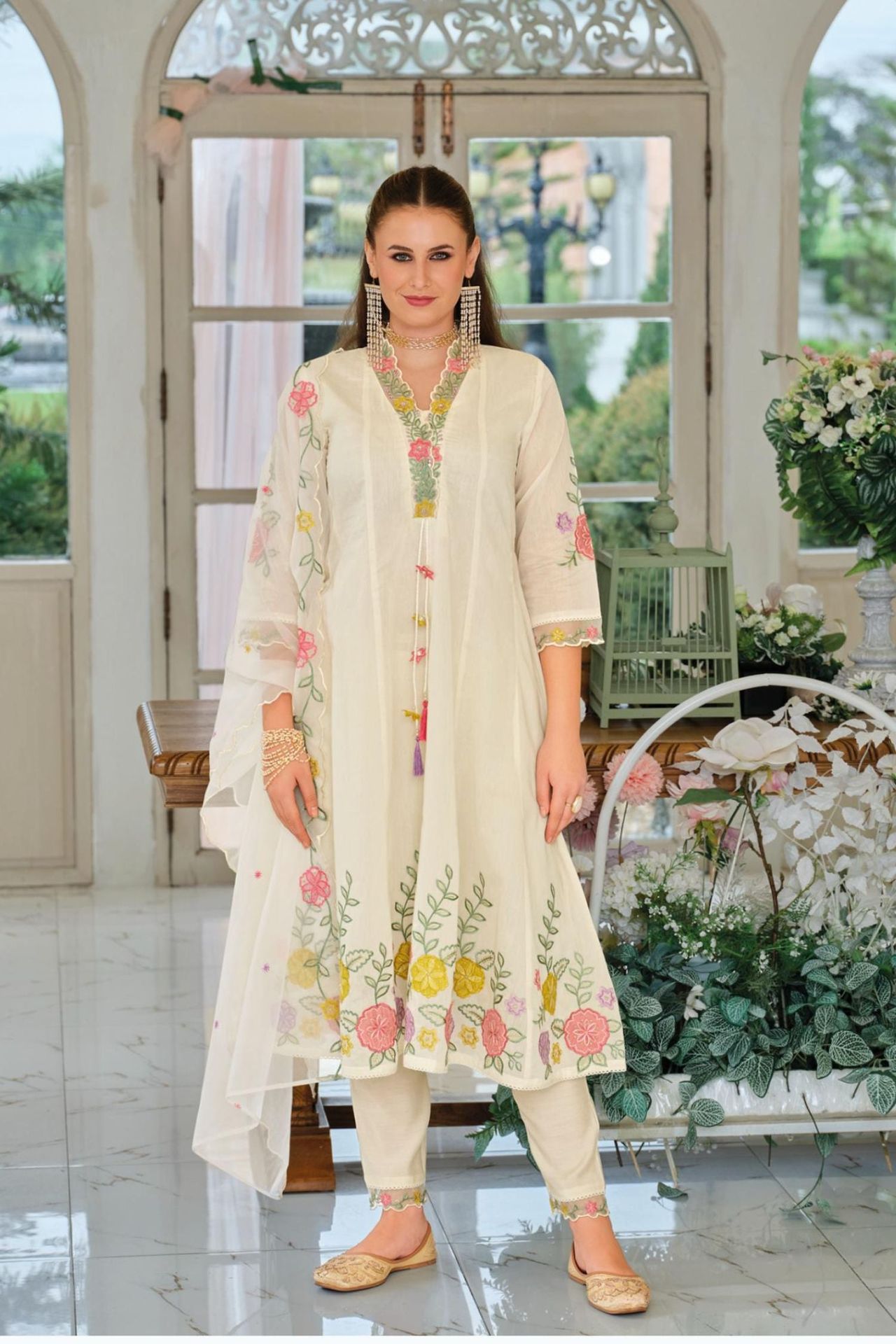 Elegant Off White Mul Chanderi Three Piece Suit Set image 3
