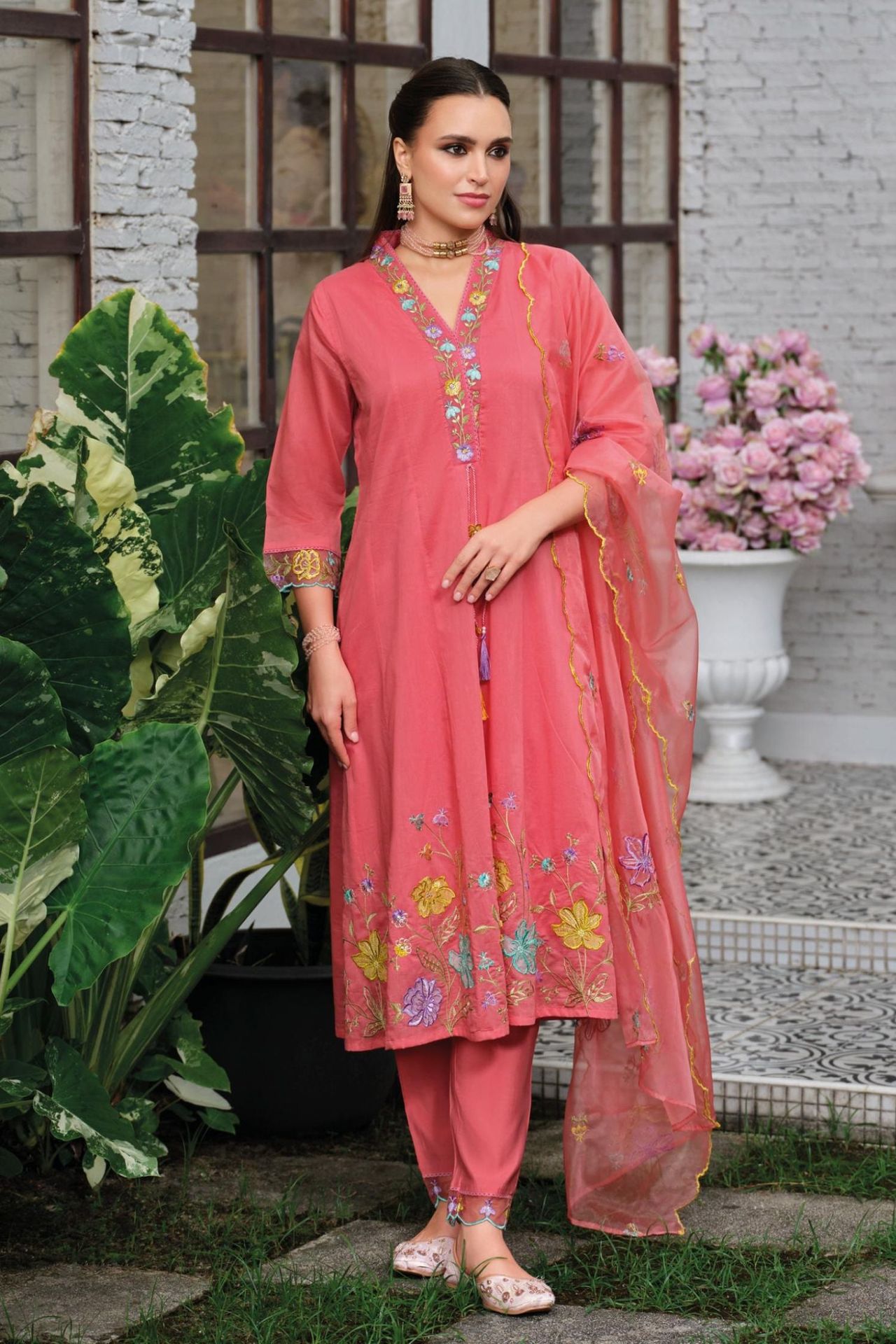 Elegant Onion Pink Mul Chanderi Kantha Embroidery Three Piece Set image 2