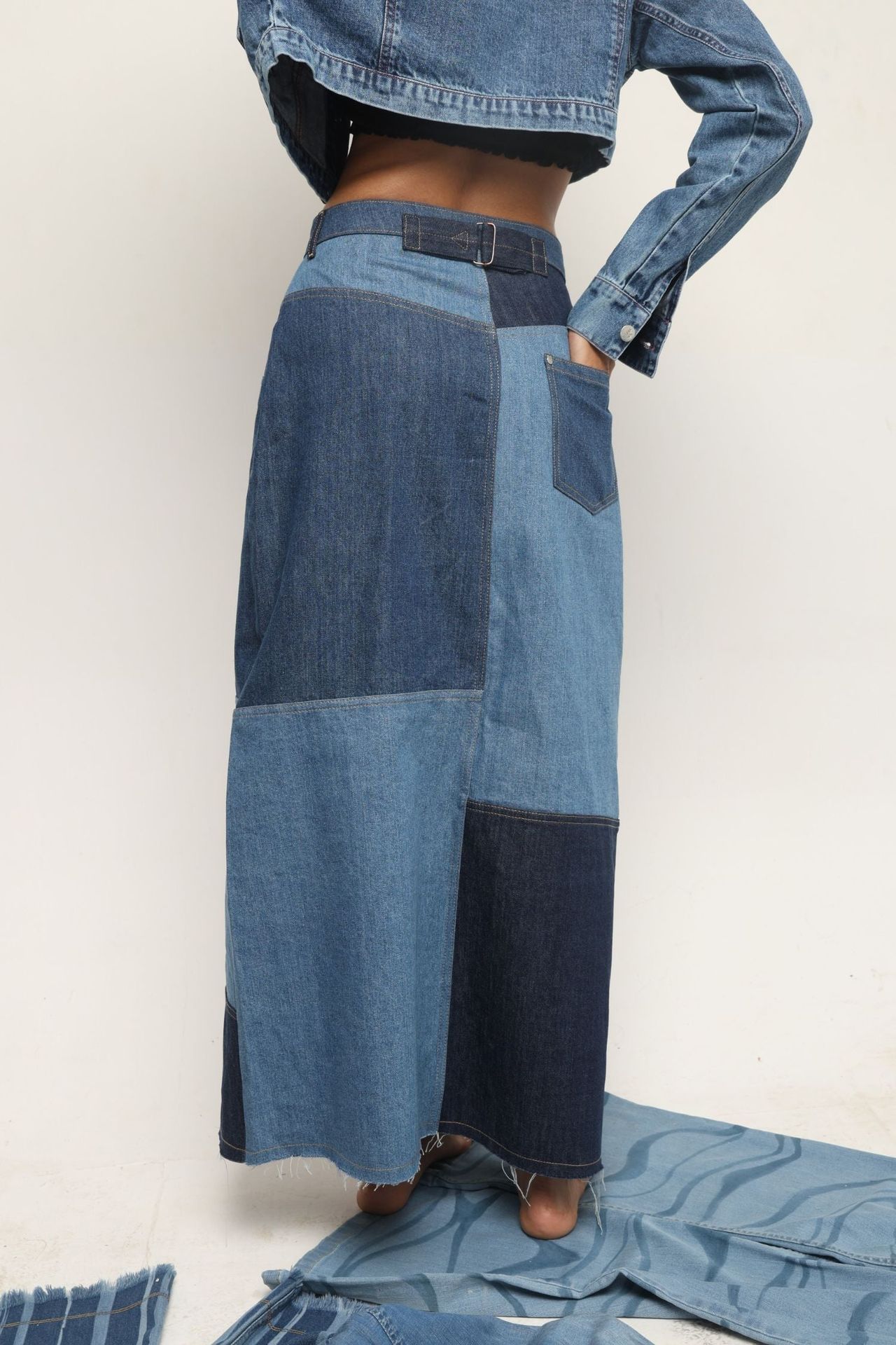 Chic Front Cut Denim Skirt image 3