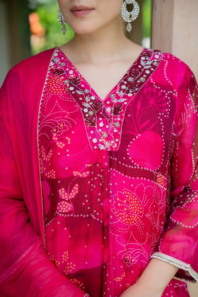 Elegant Red- Pink A-line Kurta Set With Embroidered V-neck And Abstract Floral Print image 3