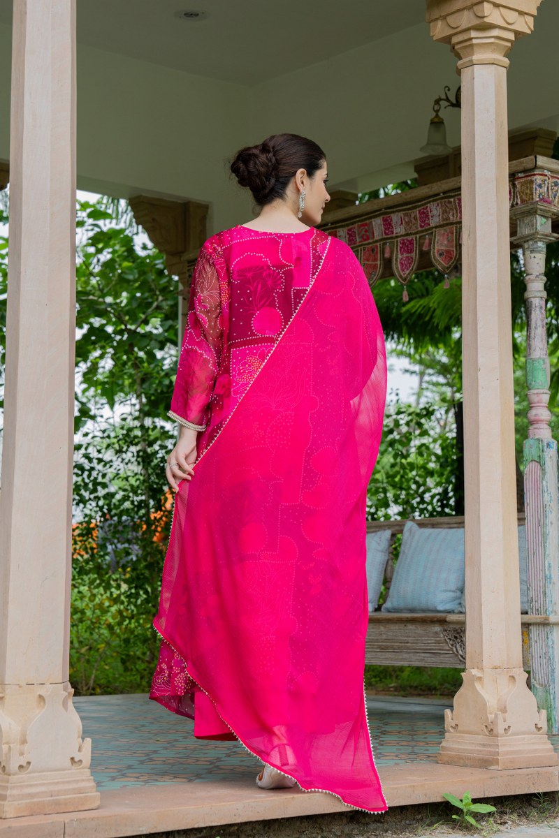Elegant Red- Pink A-line Kurta Set With Embroidered V-neck And Abstract Floral Print image 5
