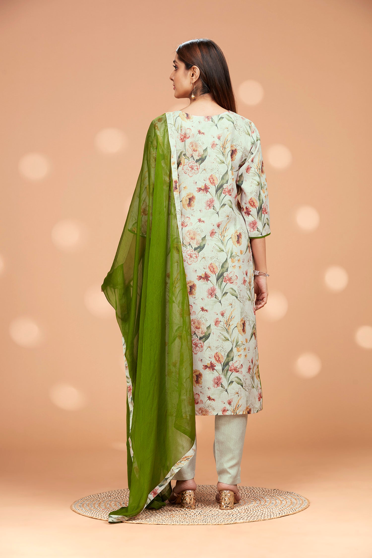 Three-piece Cotton Foral Printed Kurta And Dupatta With Solid Pants image 5