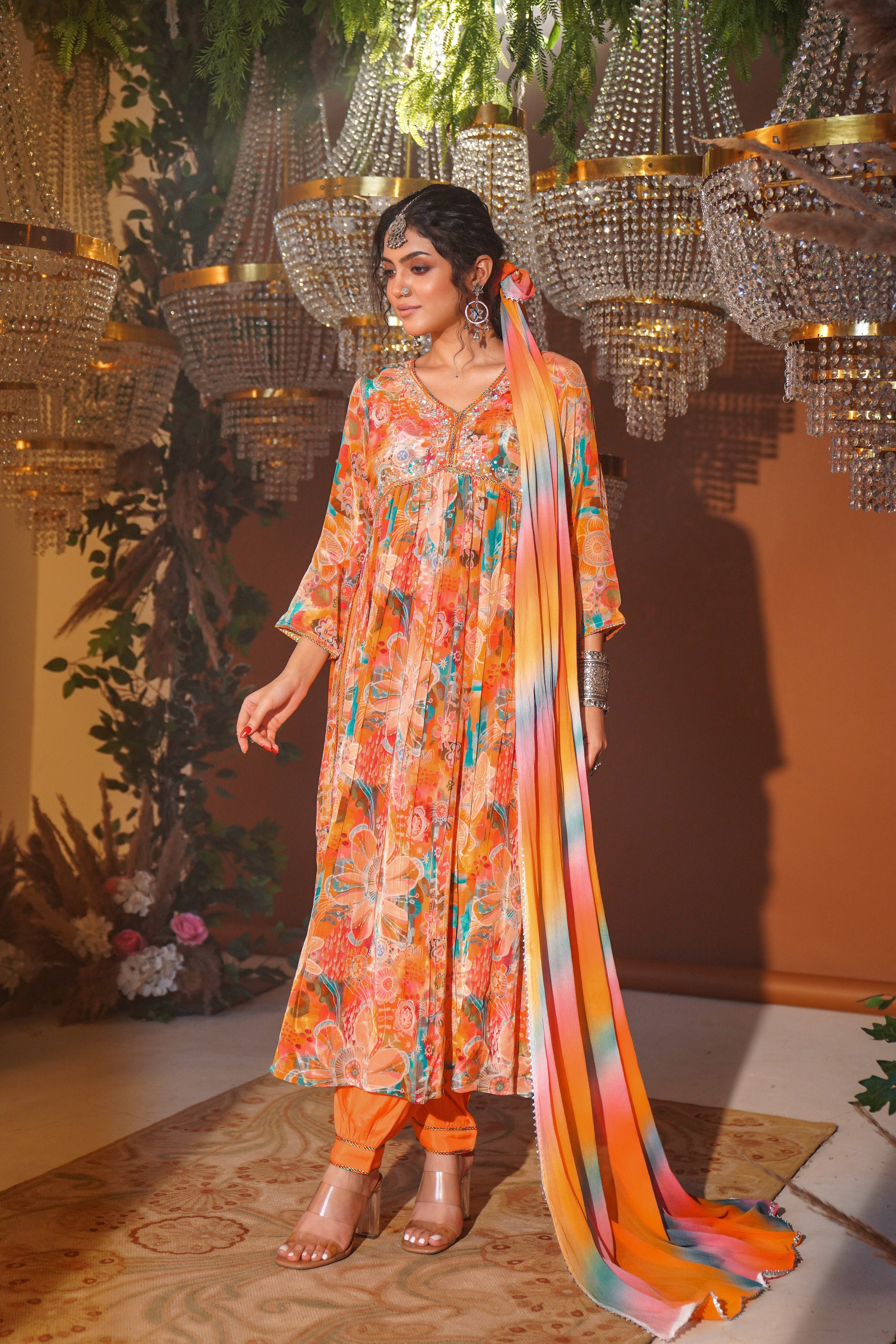 Alia Style Crepe Long-slit Kurta Set image 5