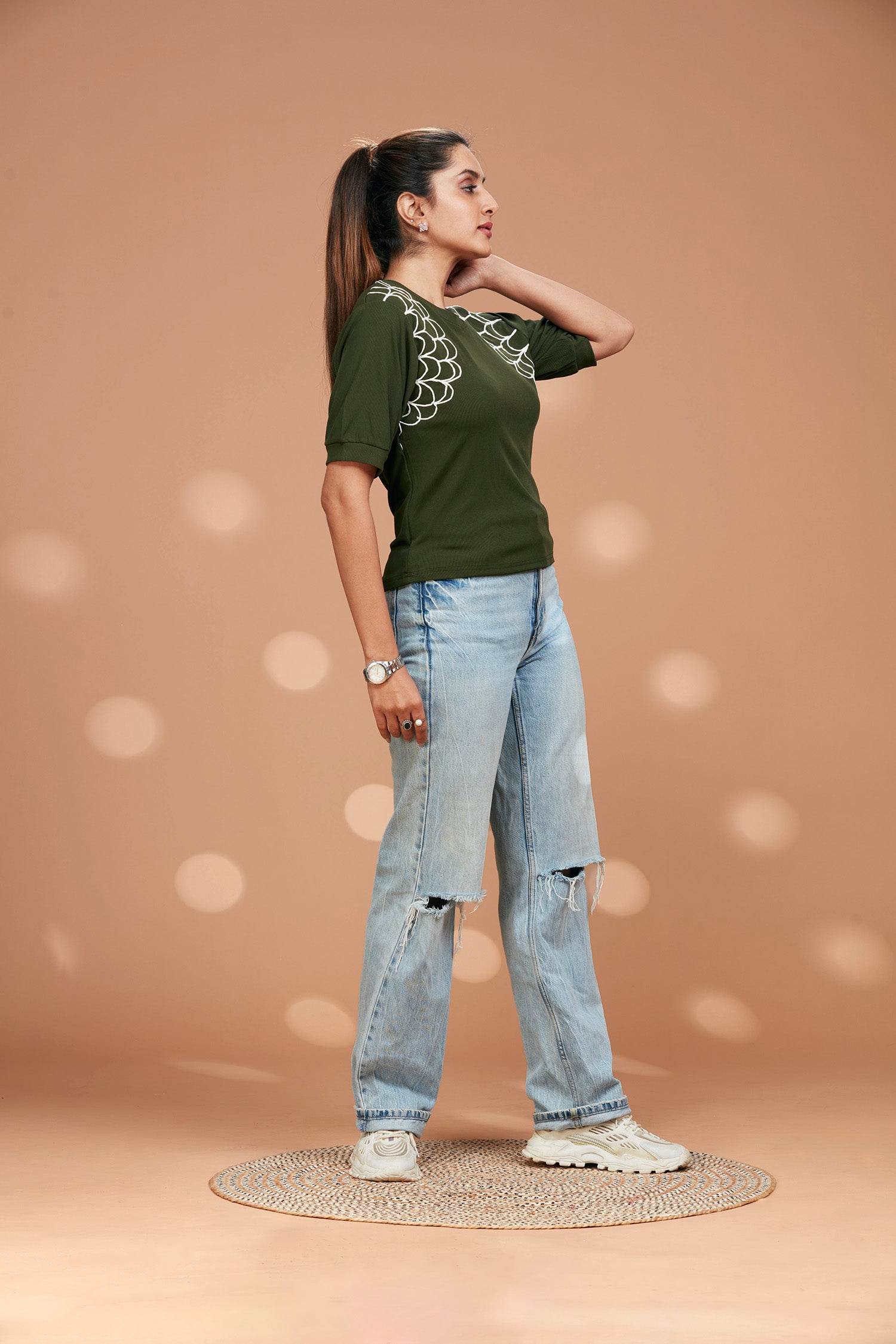Round Neck T-shirt With Ribbed Cuff image 5