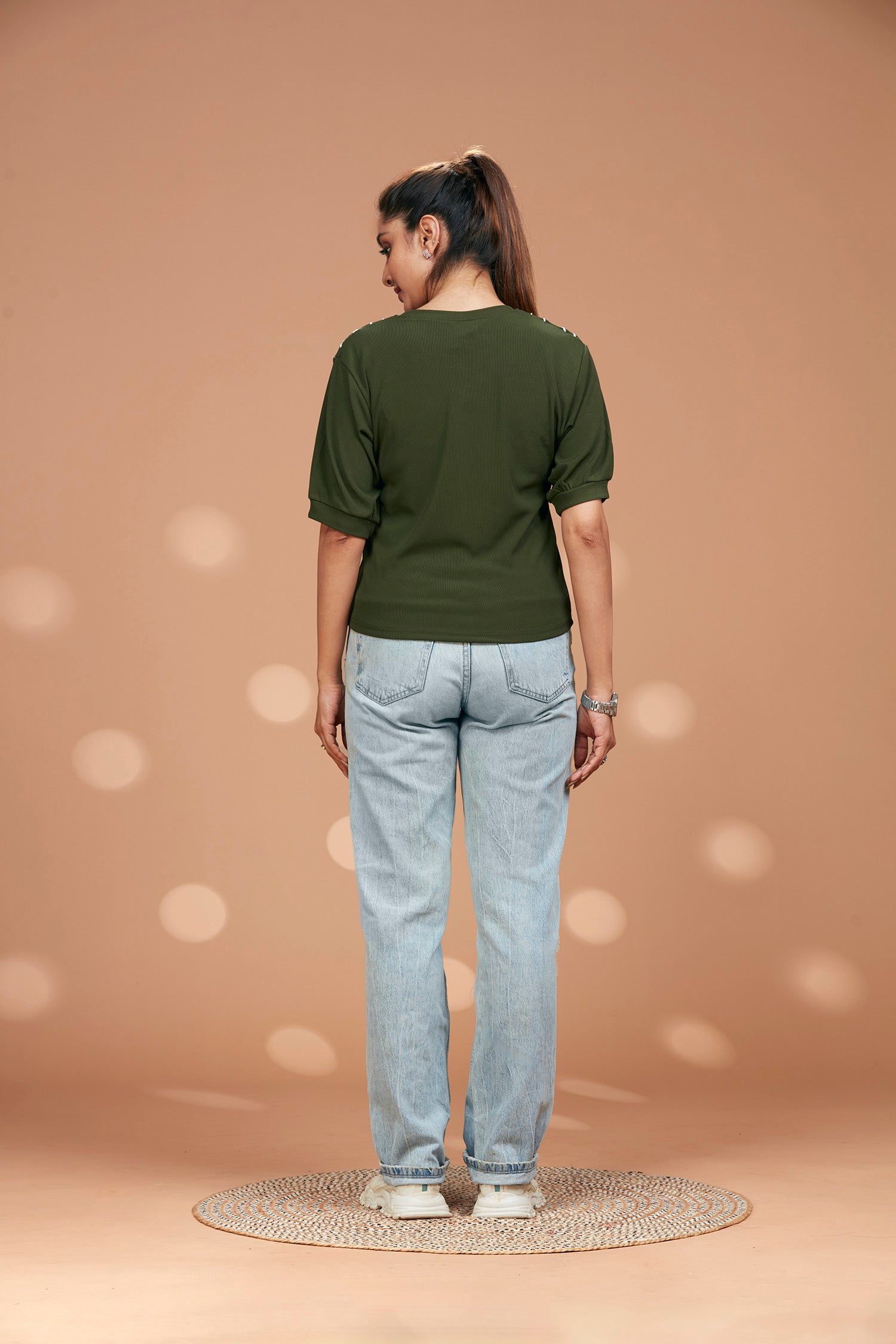 Round Neck T-shirt With Ribbed Cuff image 6