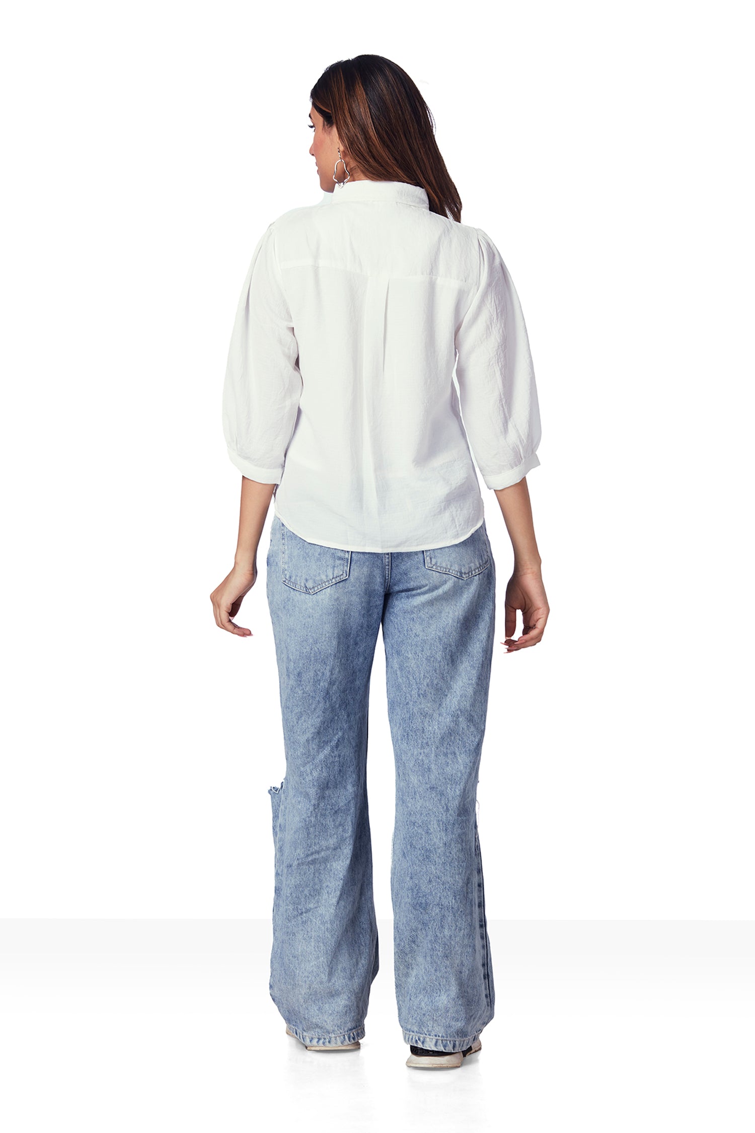 White Shirt With Print And Shimmer Work image 6