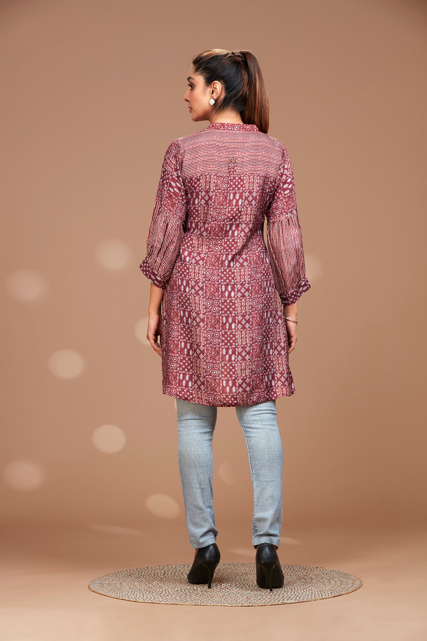 Maroon Muslin High-low Hem Kurti image 5