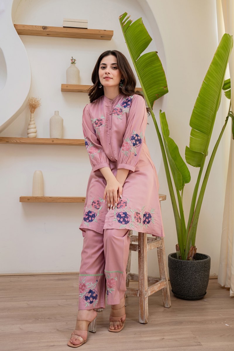 Hibiscus Pink Embroidered Roman Silk Cord Set image 6