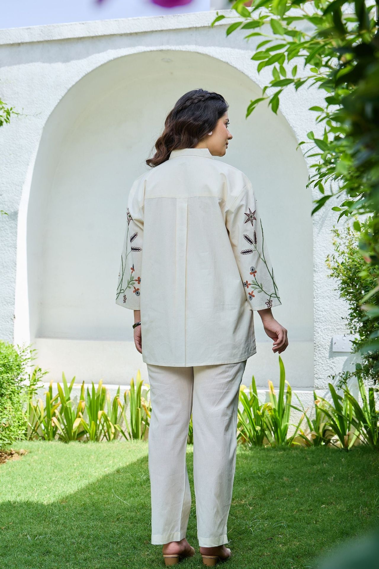 Floral Muse Hand-embroidered Cotton Coord With Collar image 7