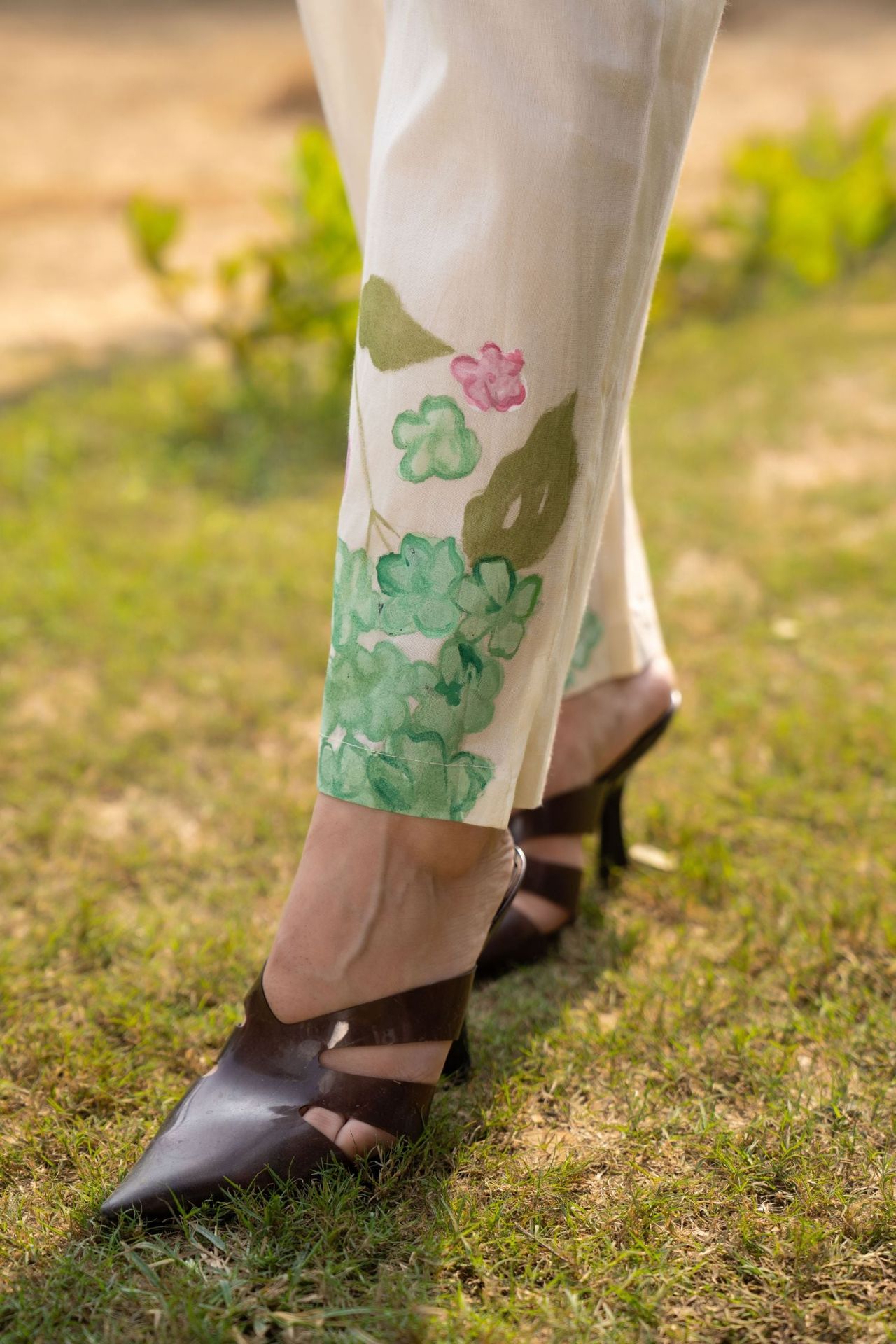 Cream Bloom Collared Cord Set image 5