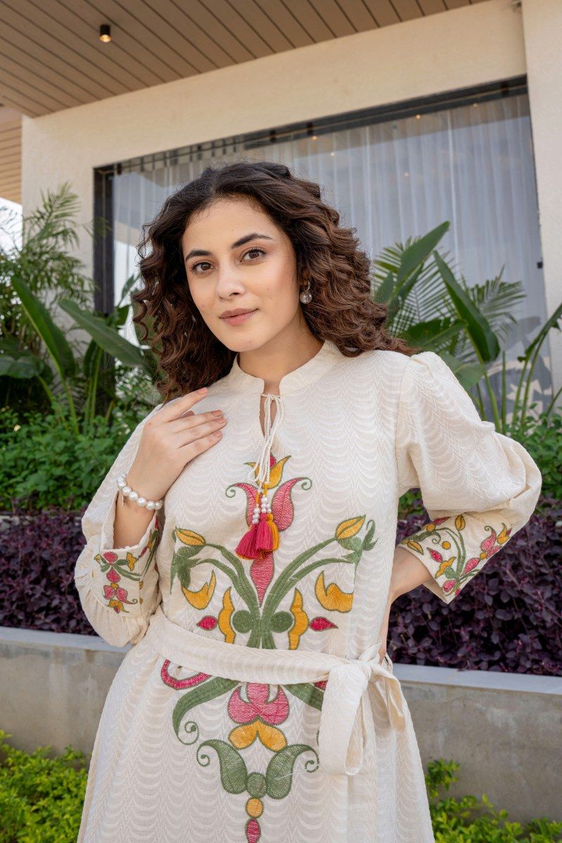 Off-white Tunic With Floral Handwork & Belt image 11