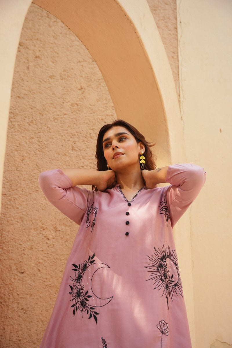Lilac Pink Roman Silk Straight Kurta With Minimalist Floral Work image 4