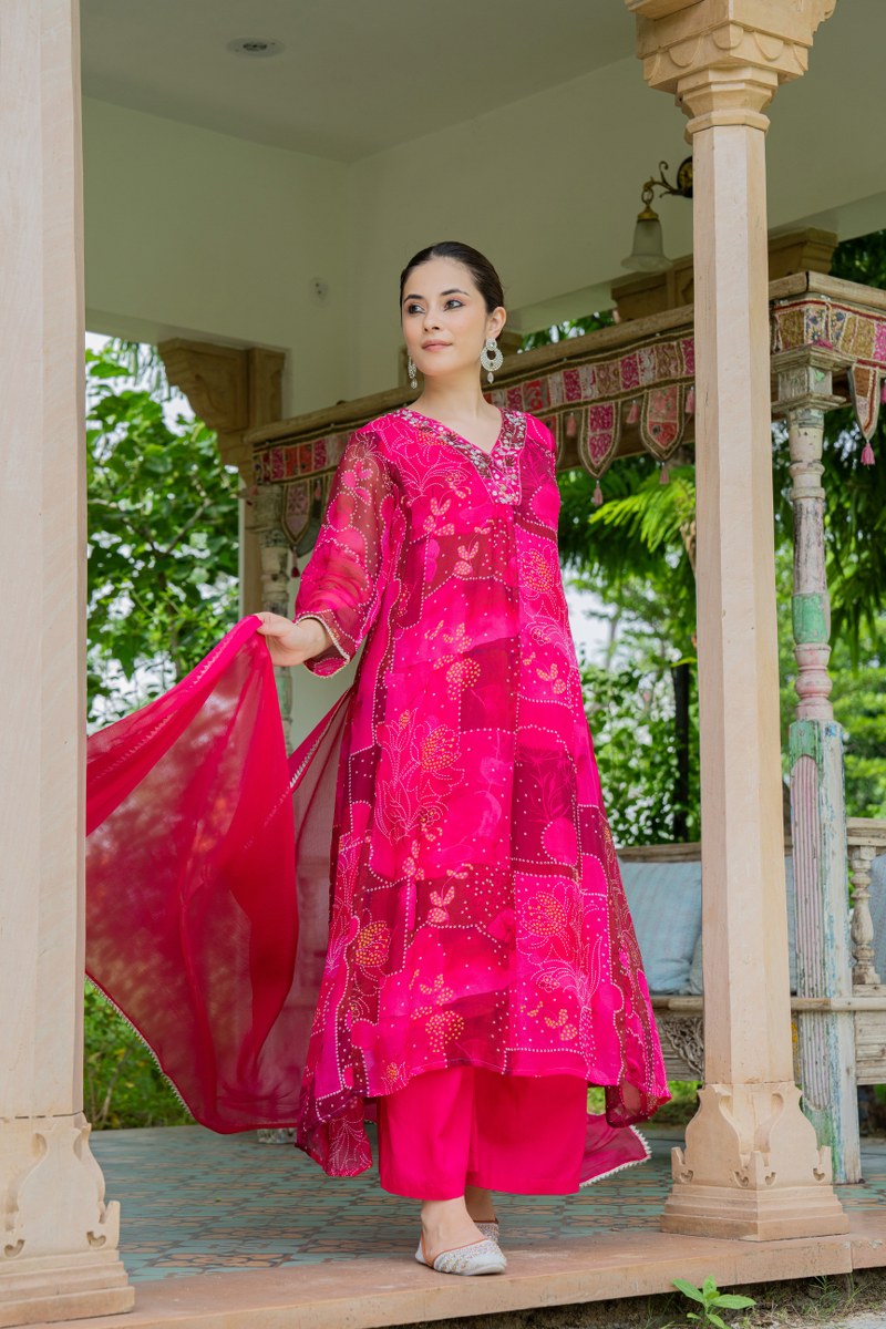 Elegant Red- Pink A-line Kurta Set With Embroidered V-neck And Abstract Floral Print image 4