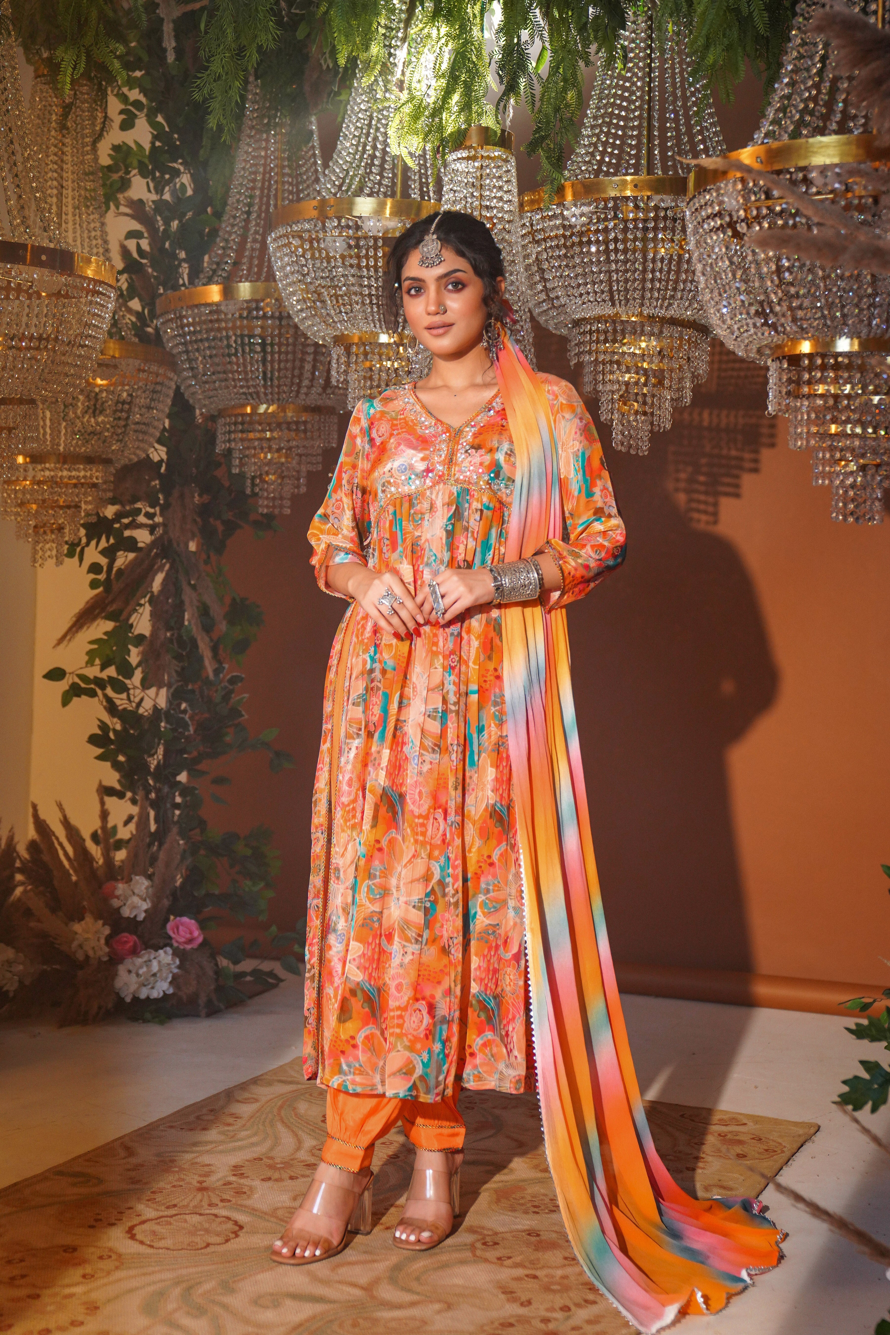 Alia Style Crepe Long-slit Kurta Set image 6