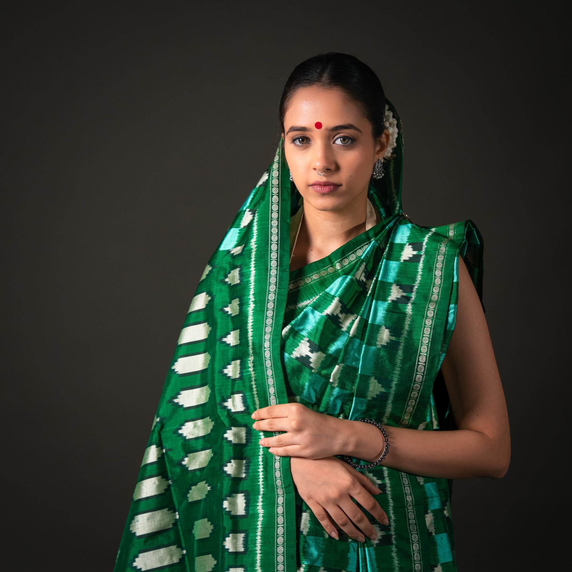 Emerald & Turquoise Mulberry Silk Pochampally Ikat Saree image 2