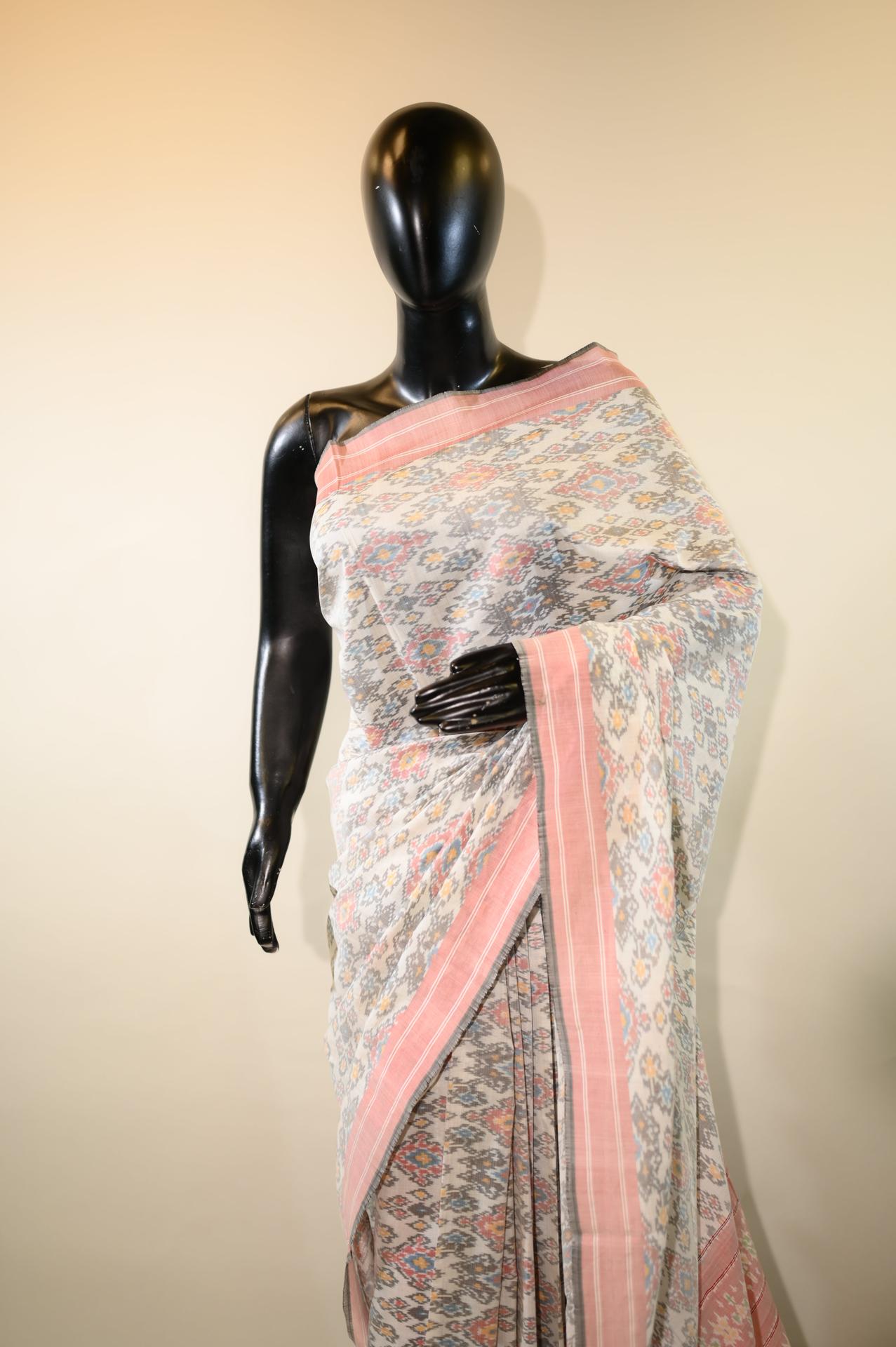 White & Red Mulberry Silk Patola Ikat Saree image 3