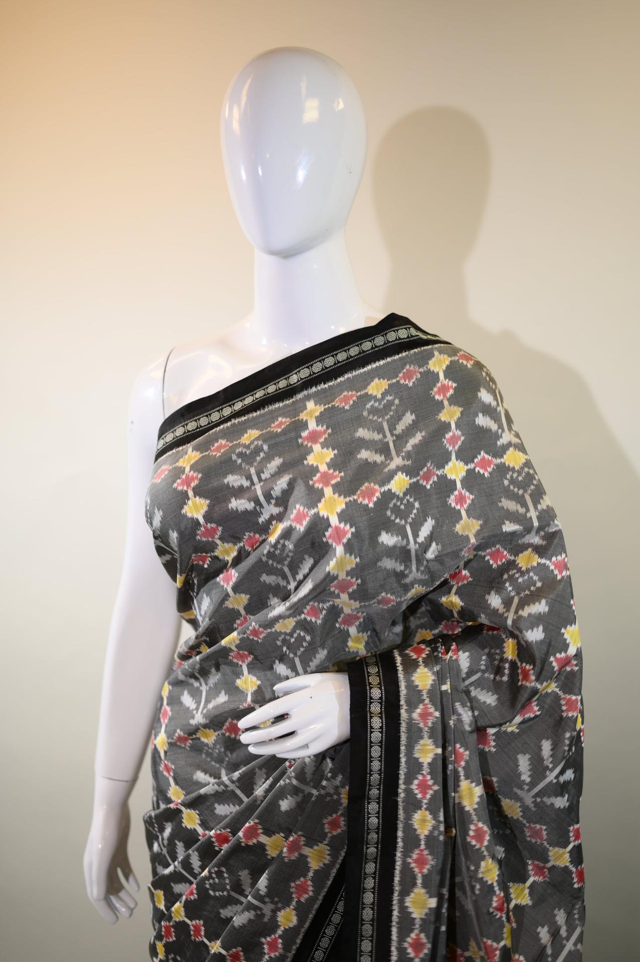 Grey Mulberry Silk Pochampally Ikat Saree image 3