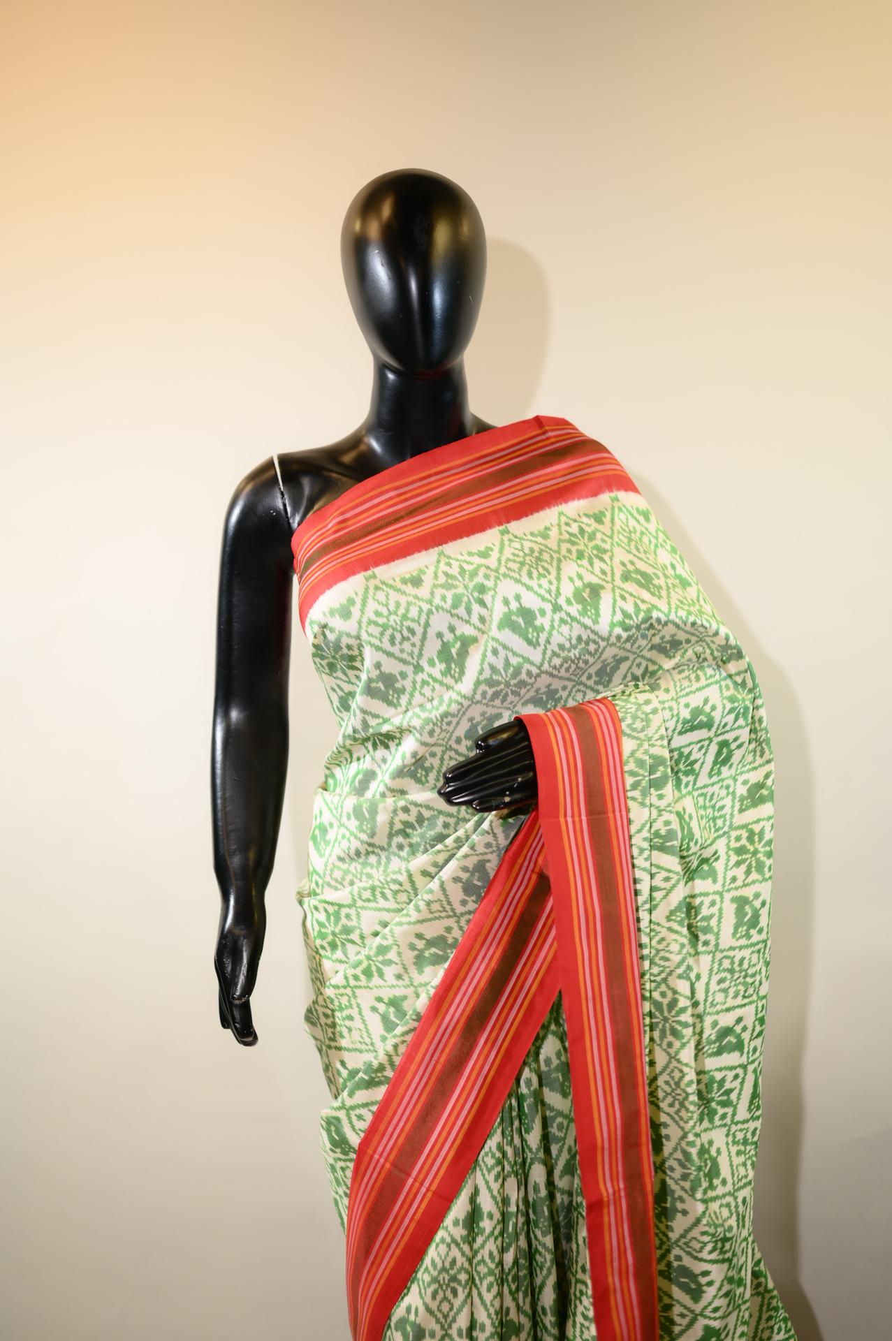Cream-green & Red Mulberry Silk Patola Ikat Saree image 3