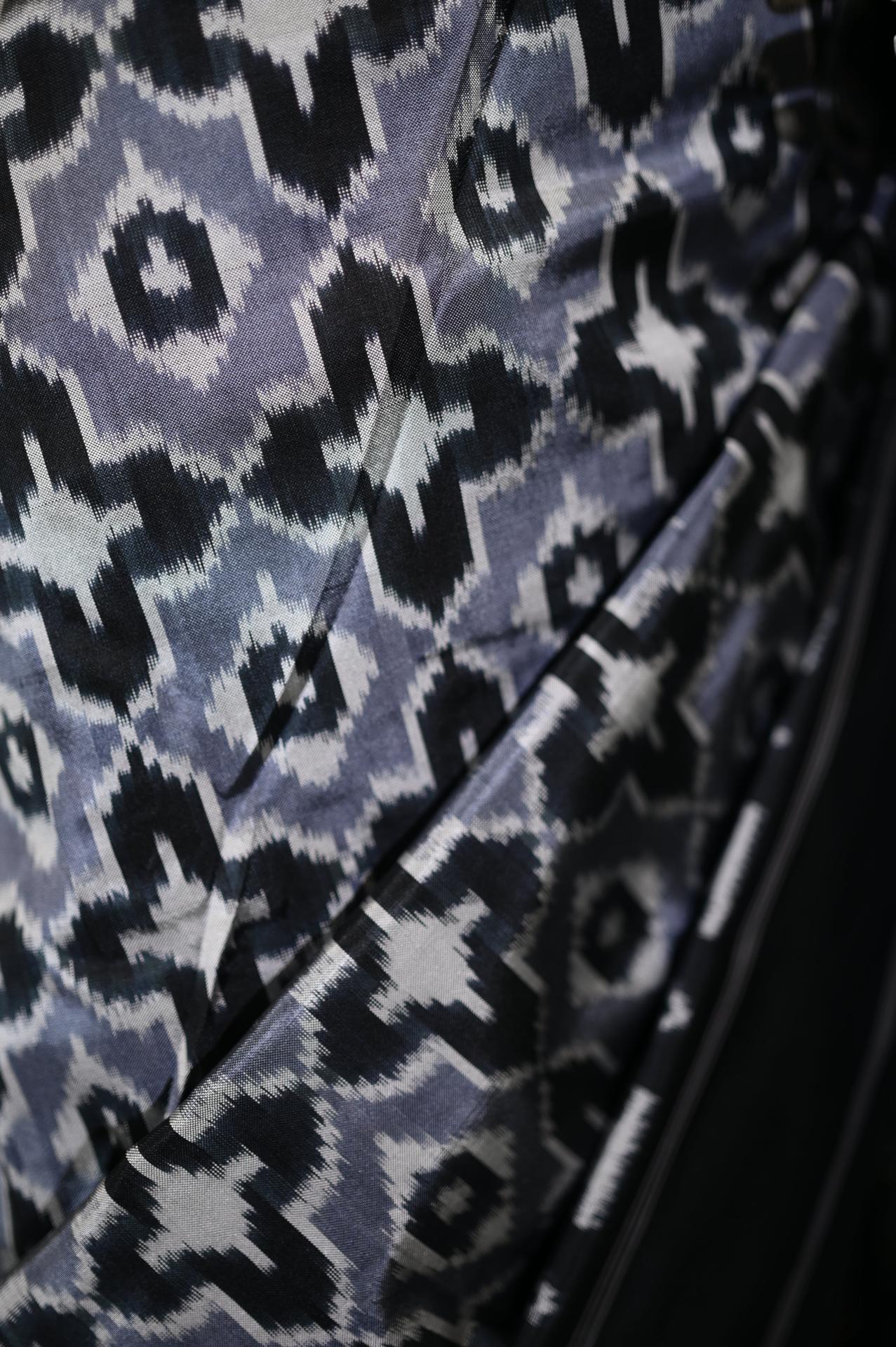 Grey & Navy Blue Mulberry Silk Pochampally Ikat Saree image 4