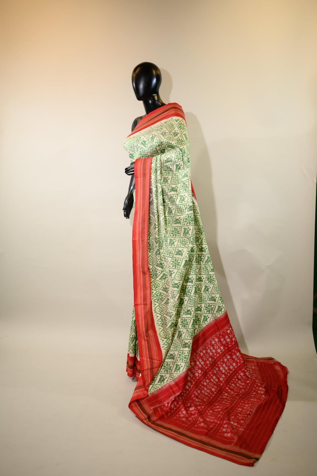 Cream-green & Red Mulberry Silk Patola Ikat Saree image 4