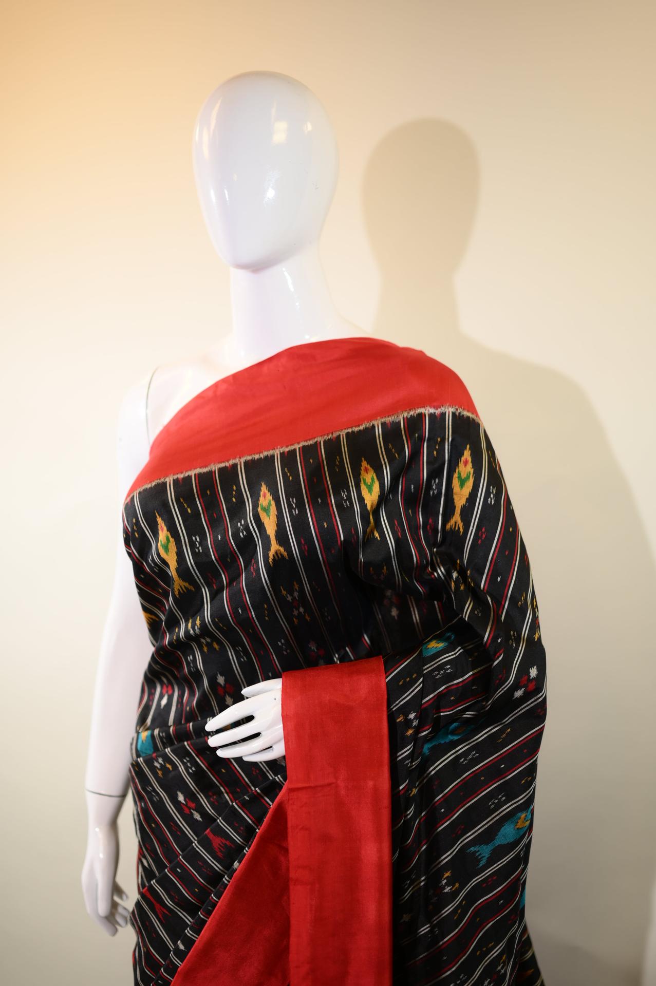 Red & Black Mulberry Silk Odisha Double Warp Ikat Saree image 4