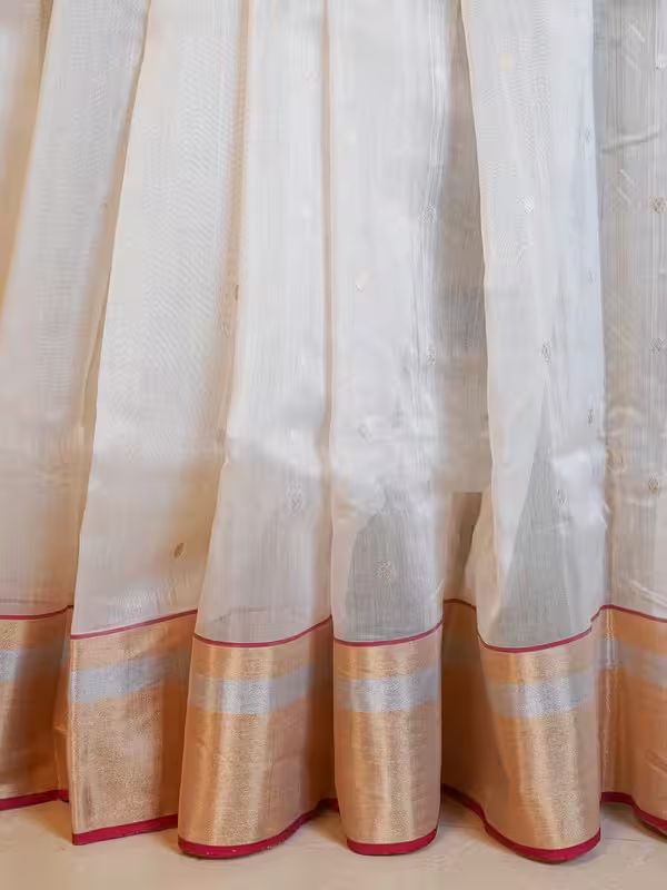 The Gold Weave Chanderi Silk Sarees With Golf Flower Print And Golden Border