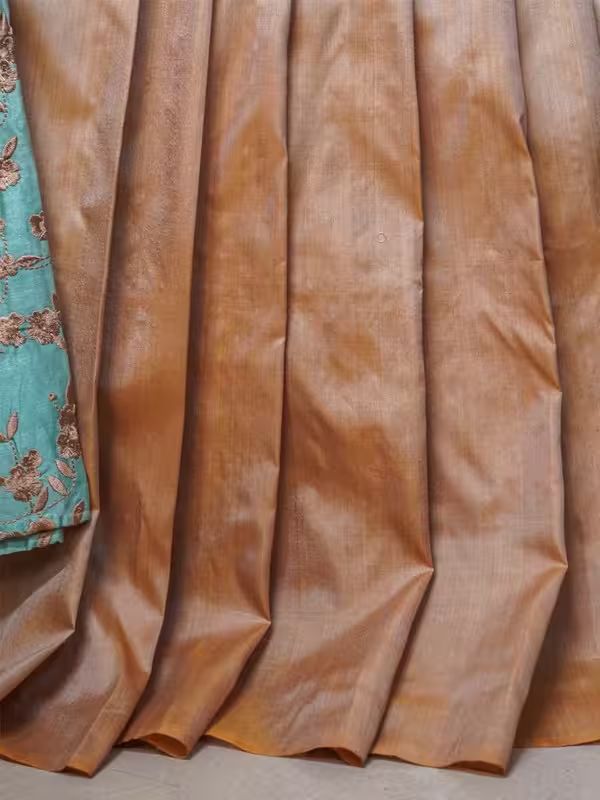 The Gold Weave Chanderi Silk Sarees - Peach Colour With Brownish And Greenish Tassels image 3