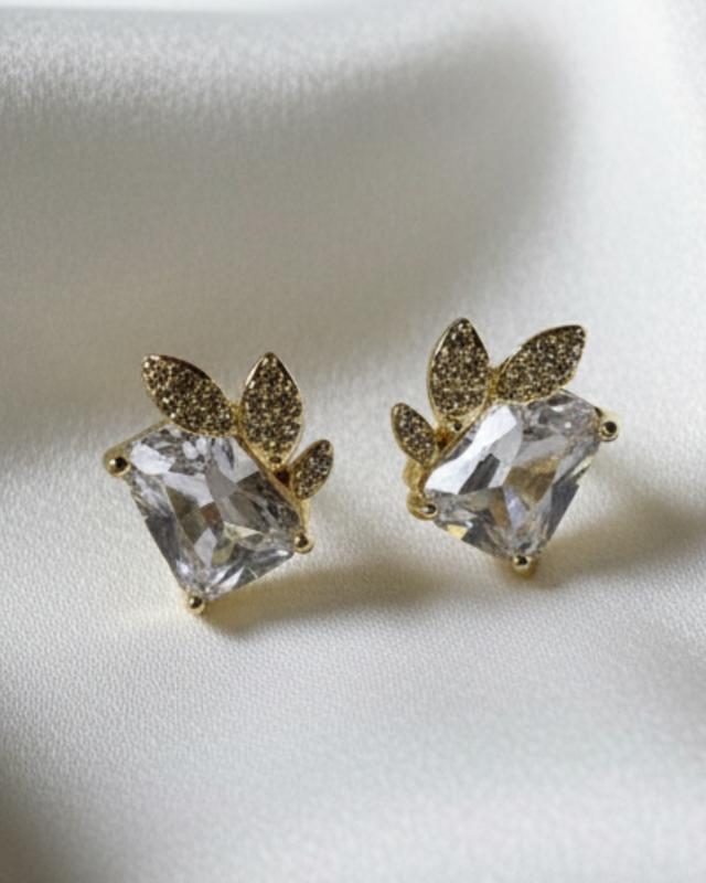 Anti-tarnish Crystal Love Leaf Gold Earrings image 3
