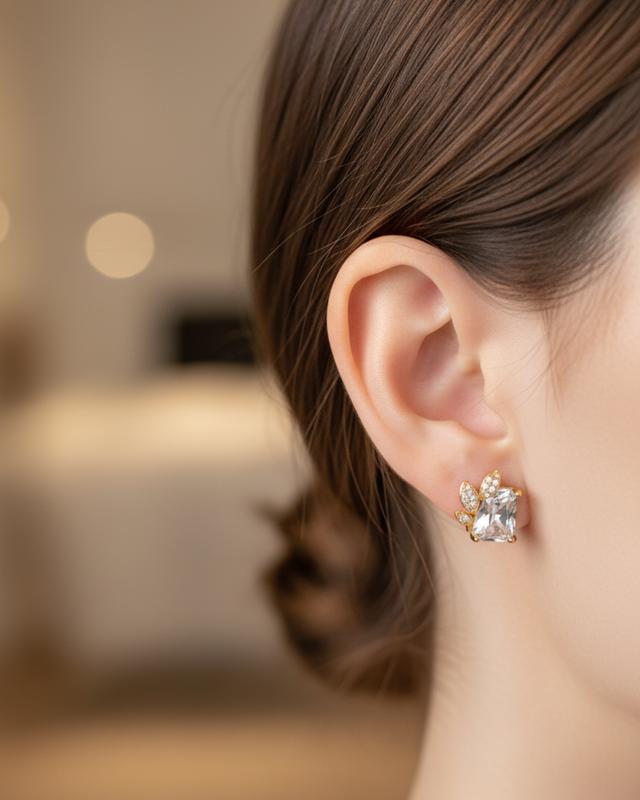 Anti-tarnish Crystal Love Leaf Gold Earrings