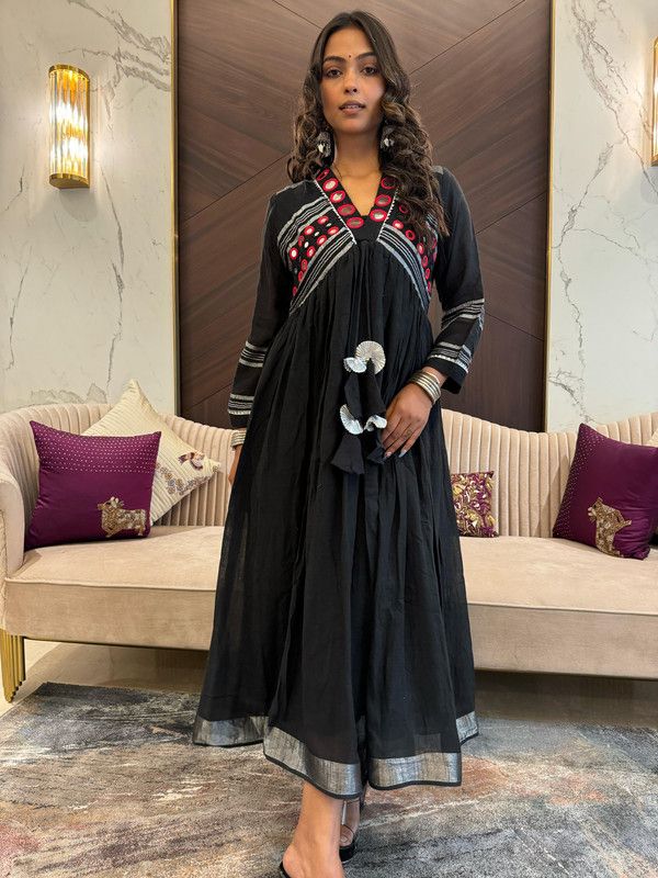 Embellished Linen Stitched Frok