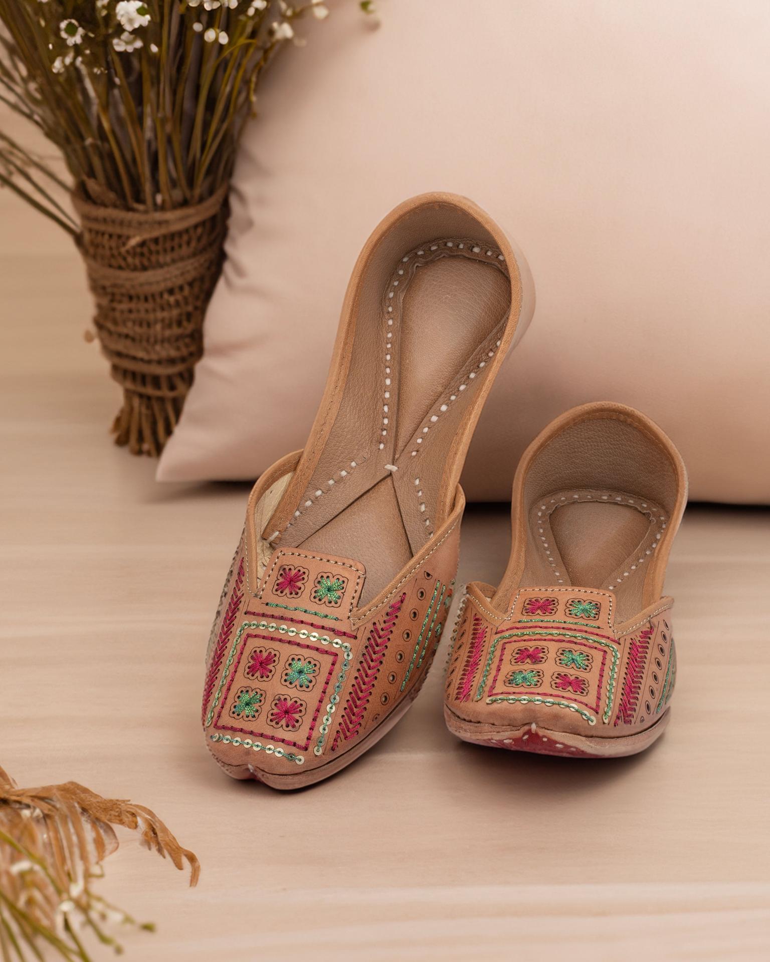 Korakari Artsy Beige - Women Jutti image 2