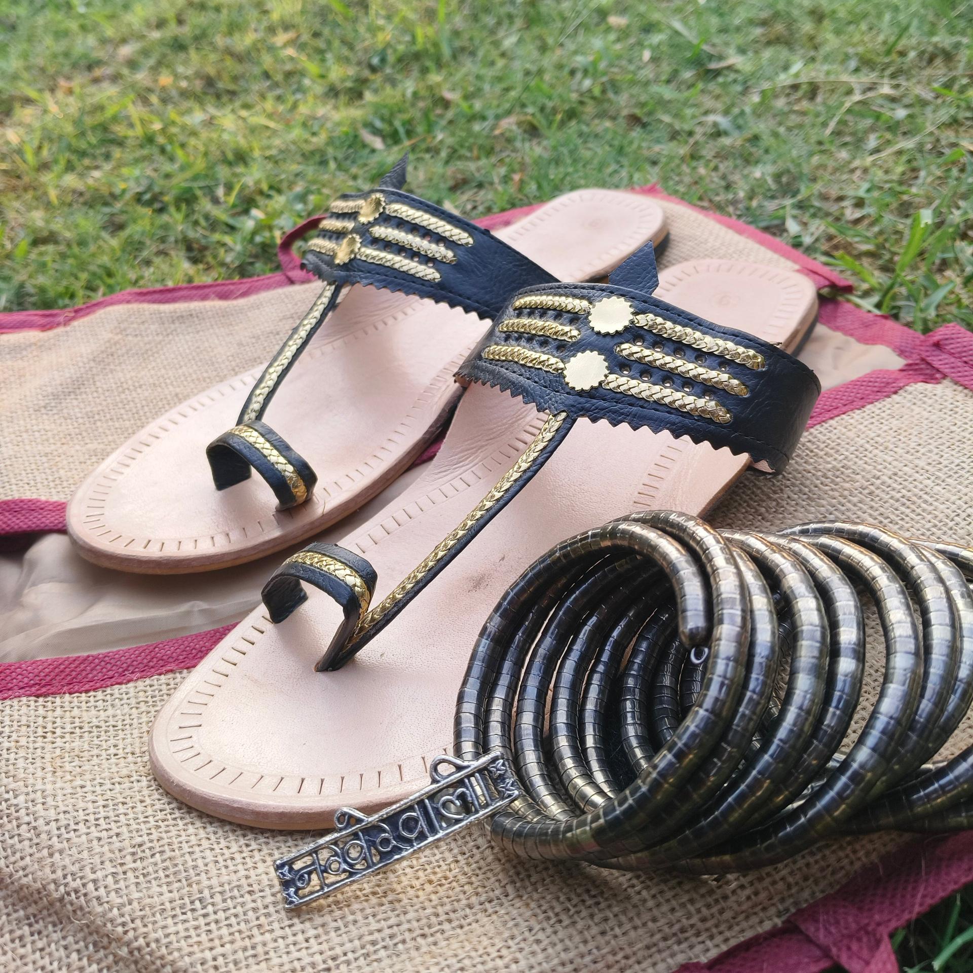 The Mina | Women | Leather Kolhapuri Chappal - Black image 3