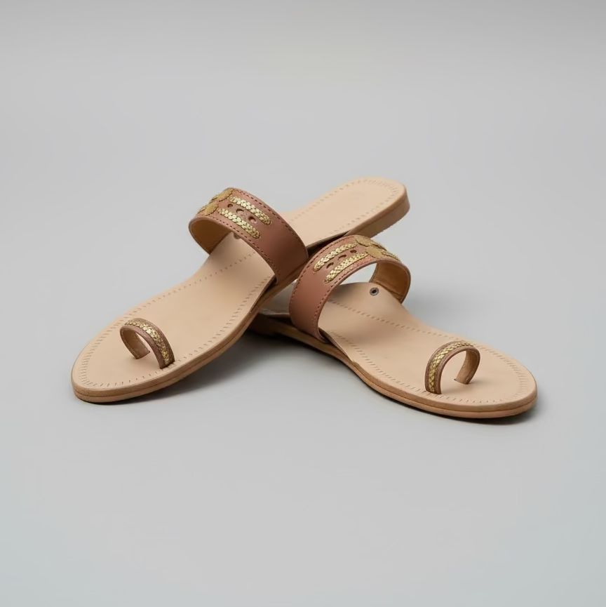 The Toe | Women | Leather Kolhapuri Chappal image 3
