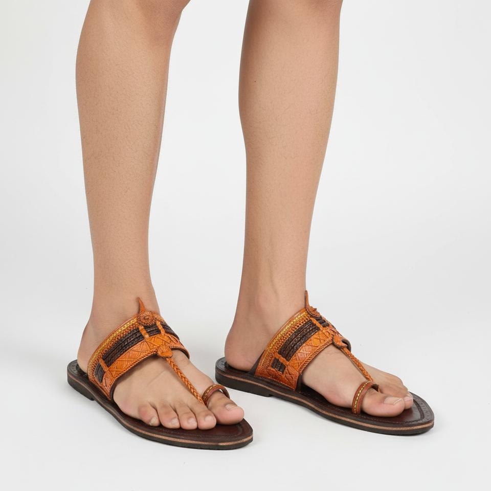 Karagiri Arvik | Men | Leather Kolhapuri Chappal image 2