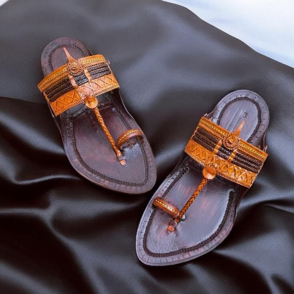Karagiri Arvik | Men | Leather Kolhapuri Chappal image 4
