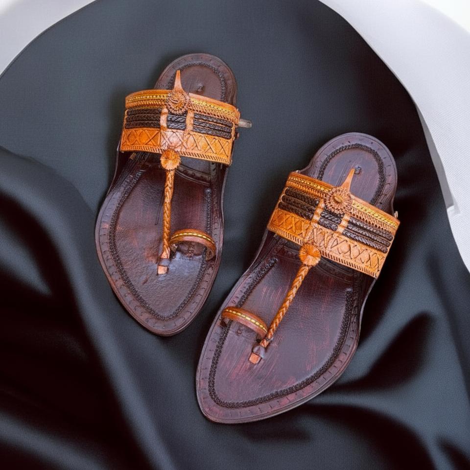 Karagiri Kolhapuri Chappal For Men - Dark Brown And Cream image 5
