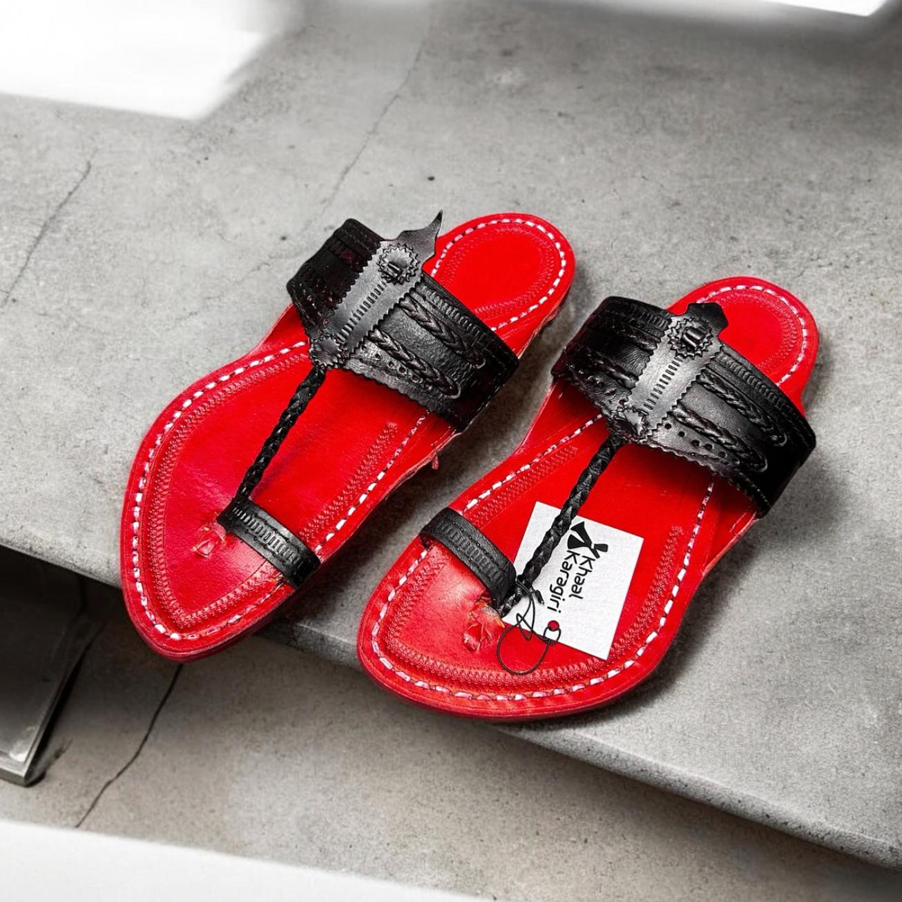 Khaal Kolhapuri Chappal For Men - Red And Black