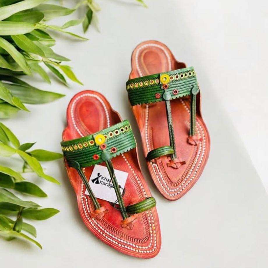 Khaal Kolhapuri Chappal For Men - Red And Green