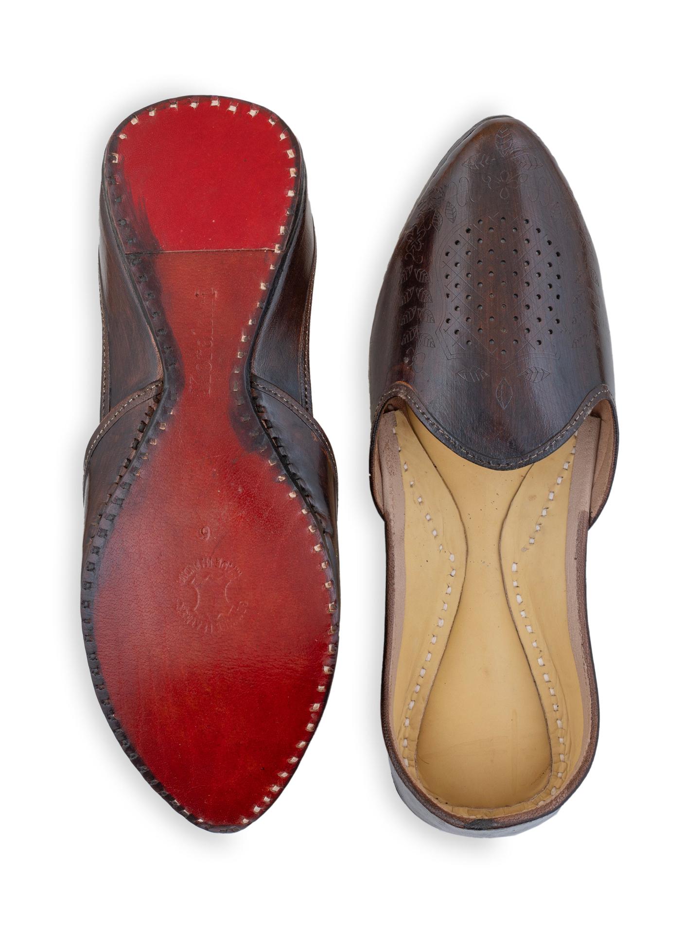 Korakari Meera's Brown Leather Punjabi Jutti For Men image 6