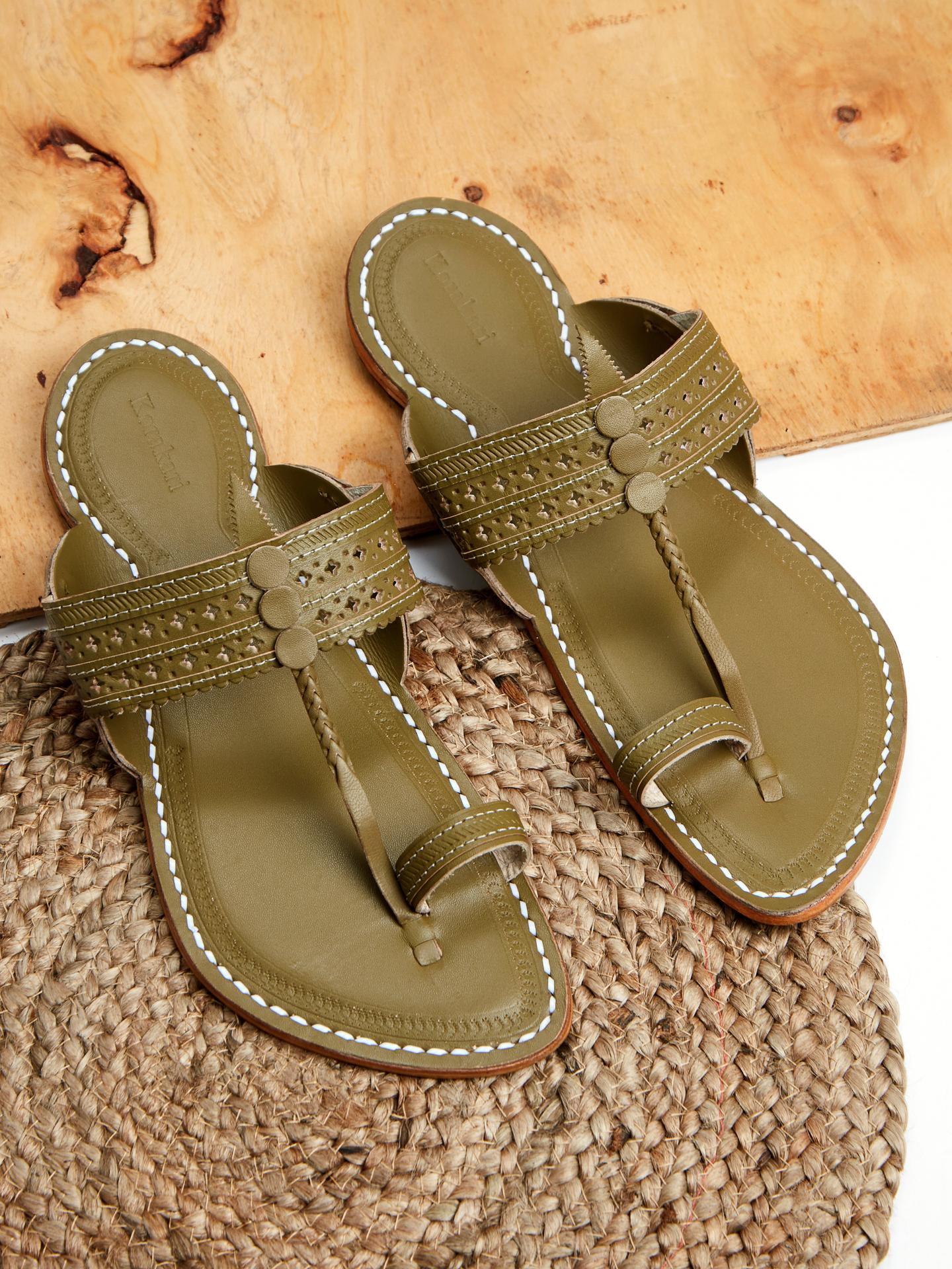 Korakari Sparkle Seaweed Kolhapuri Chappal For Men