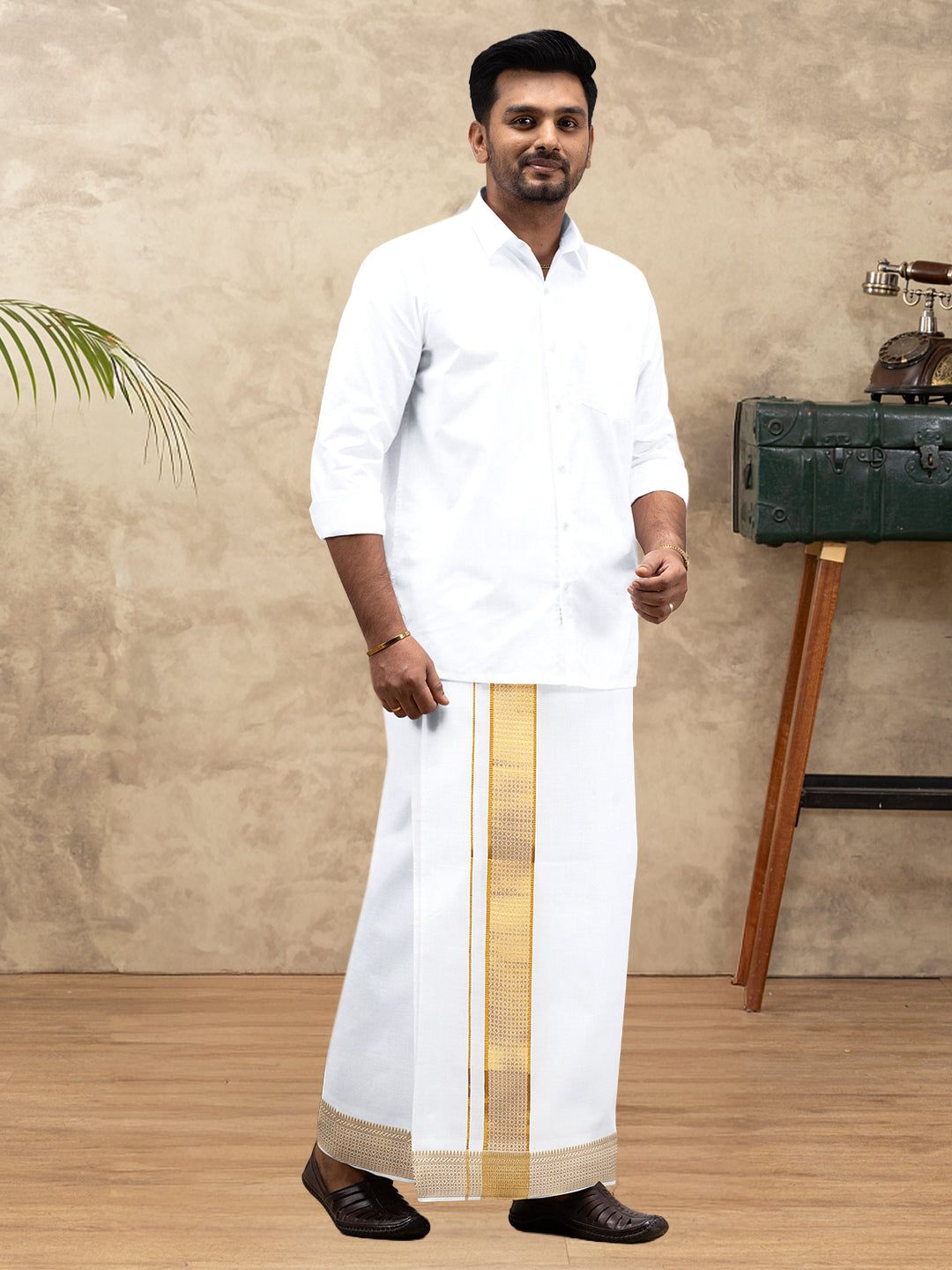 Men 100% Cotton Single Layer White Dhoti With Gold Jari Border Aura 366 image 2