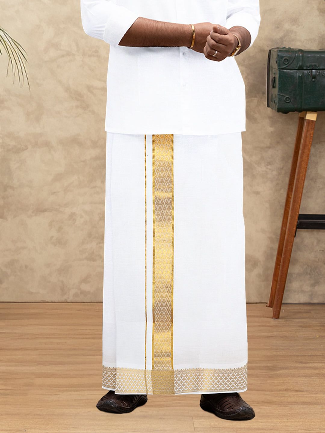 Men 100% Cotton Single Layer White Dhoti With Gold Jari Border Aura 363 image 3